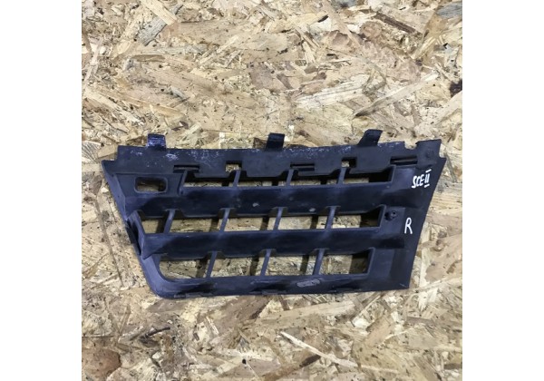 Решітка радіатора права Renault Scenic II, 03-06, 8200140330, 7701474779